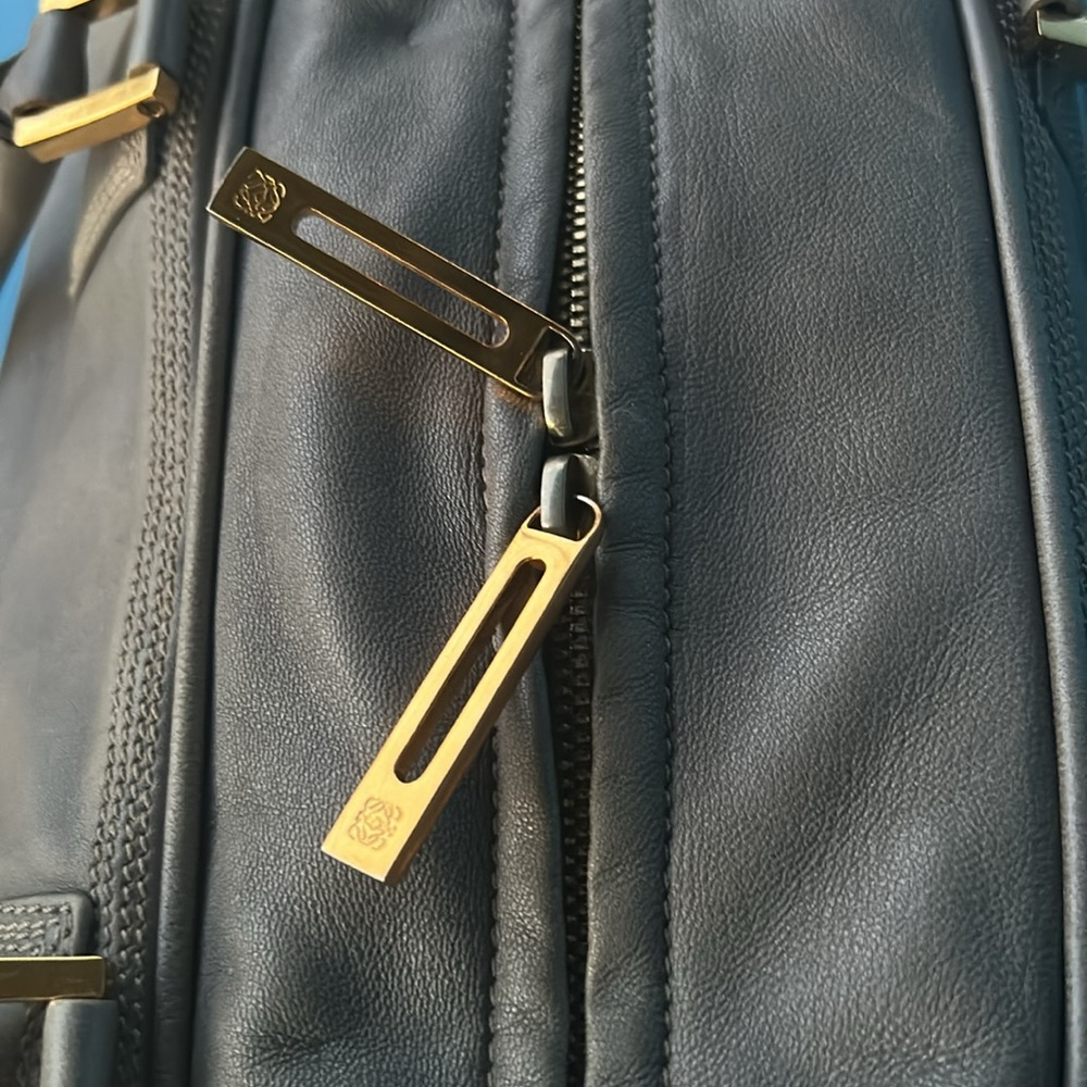 LOVELY LOEWE 🤯🤯🤯 ELEPHANT GREY WITH A TOUCH OF PEARL!!! - Picture 4 of 13